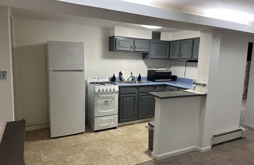 North Side Apartment | A quiet apartment near to everything with free parking