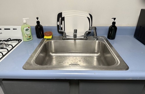 North Side Apartment | A quiet apartment near to everything with free parking