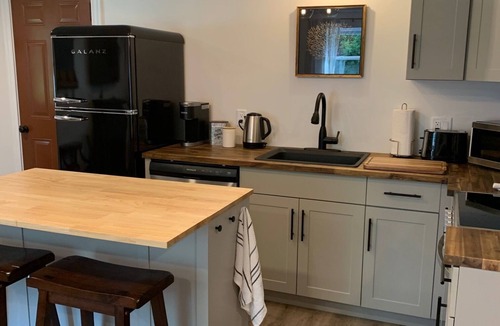Trinity Apartment | A quiet retreat, conveniently located near the historic part of Trinity!