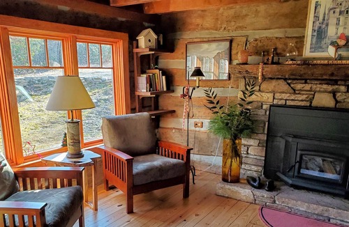 Mill Spring Cabin | A rare gem with pioneer spirit, modern amenities, river, creeks, acres of woods