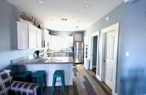Matagorda House | A real Catch, lighted fishing pier, swimming pool