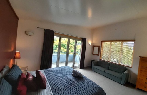Wanaka House | A relaxing Alpine Haven close to the Lake