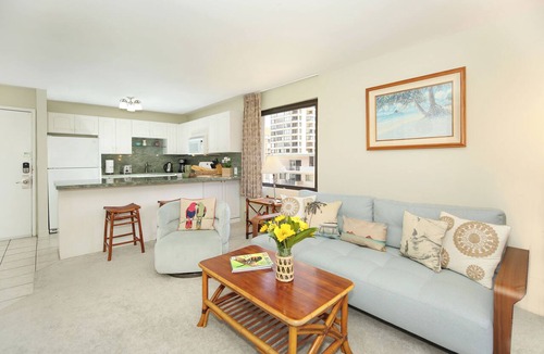Waikiki Condo | A Repeat Guest Favorite! Great location! FREE Parking & Wi-Fi, Pool & more!