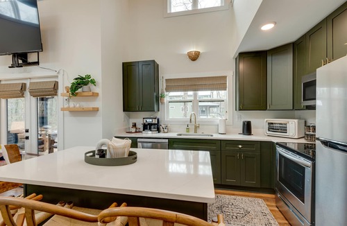 Tracy City Cabin | A Restful, Modern Tiny B’nB Nestled into the Cumberland Plateau