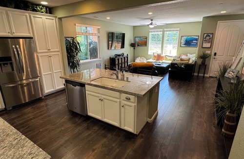 East Roseville Parkway House | A's Baseball Season Rental Property - Easy freeway access - 5K