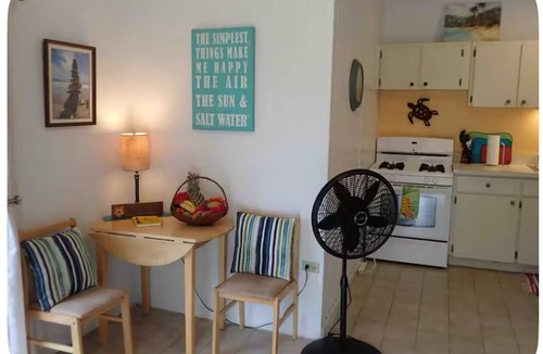 Richmond Cottage | A safe, family friendly bird watchers paradise with a beautiful ocean view.
