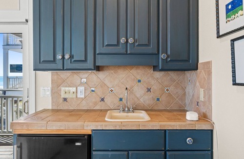 East End House | A Sandcastle: Beachfront home, Sunset Beach, Pet-Friendly, Hot Tub, Comm. Pool