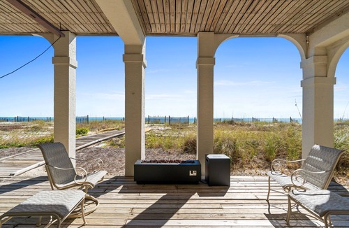 East End House | A Sandcastle: Beachfront home, Sunset Beach, Pet-Friendly, Hot Tub, Comm. Pool