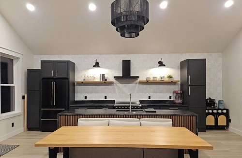 Hancocks Bridge House | A Scandinavian BeachRiver haven offering a truly one-of- a kind escape.
