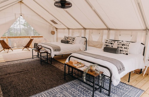 Silver Creek RV Rental | A secluded haven on 5,000 acres in NW Georgia, just 45 minutes from Atlanta and Chattanooga, and a quick 10-minute drive to downtown Rome. Explore private trails along the Etowah river, bask in wildlife, and gaze at mesmerizing stars. Your perfect es