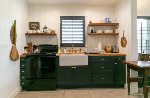 Rome Cottage | A secluded haven on 5,000 acres in NW Georgia, just 45 minutes from Atlanta and Chattanooga, and a quick 10-minute drive to downtown Rome. Explore private trails along the Etowah river, bask in wildlife, and gaze at mesmerizing stars. Your perfect es