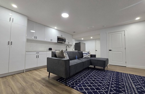 Chestermere House | A SECONDARY SUITE IS AVAILABLE FOR RENT IN CHESTERMERE LAKE