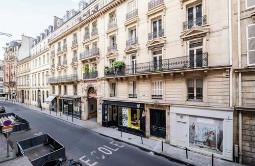 Saint-Thomas-d'Aquin Apartment | A SERENE RETREAT & COMBINATION OF LUXURY, COMFORT, AND LOCATION-SAINT GERMAIN