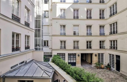 Saint-Thomas-d'Aquin Apartment | A SERENE RETREAT & COMBINATION OF LUXURY, COMFORT, AND LOCATION-SAINT GERMAIN