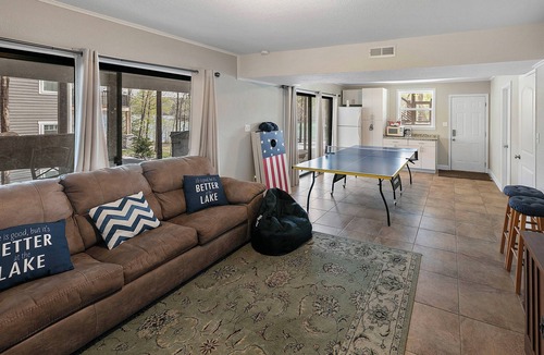Jacksboro House | A Shore Thing - no steps to dock! Hot tub, fire pit ~ Sleeps 22 ~