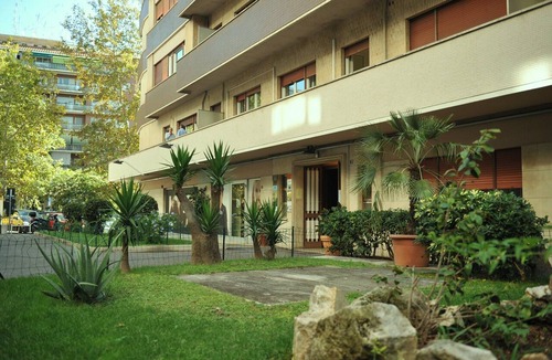 Vatican Apartment | A short walk from the Vatican Museums (3 minutes) and St. Peter Church.
