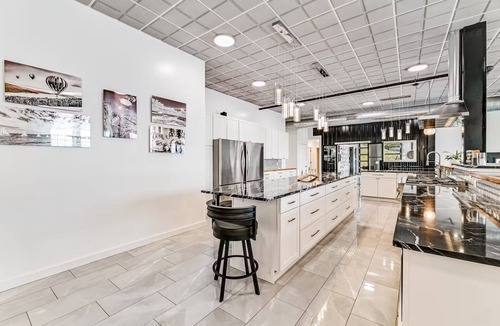 Hammondsport House | A showpiece, modern, lake-view marvel w/Hot Tub, Chef's Kitchen