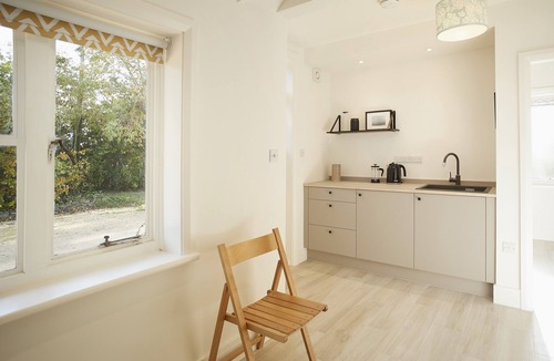 Eardisley House | A spacious 1930’s period house set in the picturesque village of Eardisley.