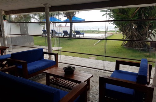 Thiranagama Villa | A Spacious Beachfront Villa With A Pool For 8 People In A Prime Location