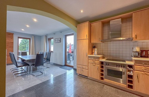 Denterhof House | a spacious house with spa bath in a quiet area