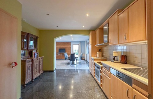 Denterhof House | a spacious house with spa bath in a quiet area