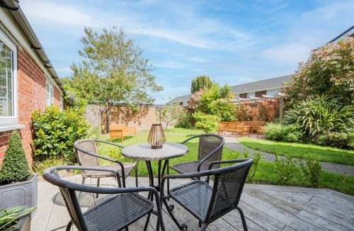 New Forest District House | A spacious, luxury holiday home on the edge of the New Forest and the beach.