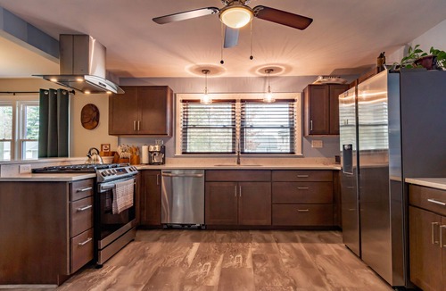 Nashua House | A spacious modern elegant 3 bedroom Ranch, Whole House located in South Nashua.