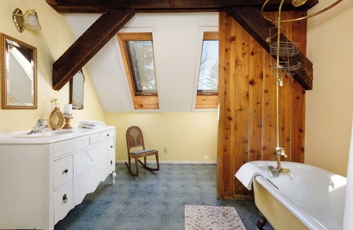 Twin Peaks Hotel | A spacious mountain lodge rich in history that’s perfect for all ages to experience a unique mountain vacation in a beautiful forest setting