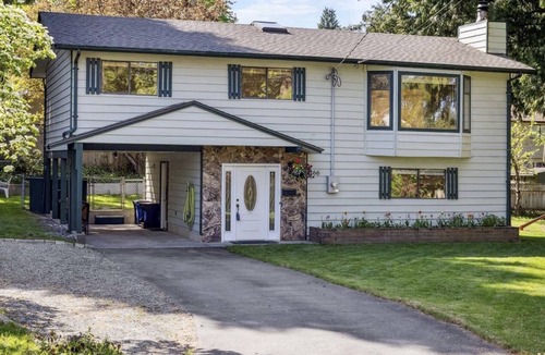 Regional District of Nanaimo Apartment | A spacious private lower level escape near lakes, trails and ocean views.