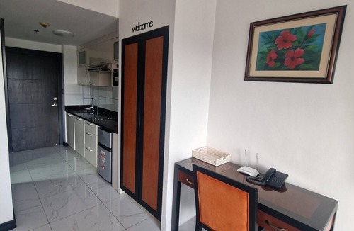Clark Freeport Apartment | A spacious Studio apartment/condo near Clark Airport angeles city pampanga