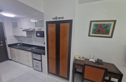 Clark Freeport Apartment | A spacious Studio apartment/condo near Clark Airport angeles city pampanga