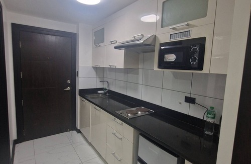 Clark Freeport Apartment | A spacious Studio apartment/condo near Clark Airport angeles city pampanga