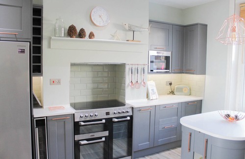 Ventnor House | A spacious Victorian house, with stunning sea views and close to town and sea.