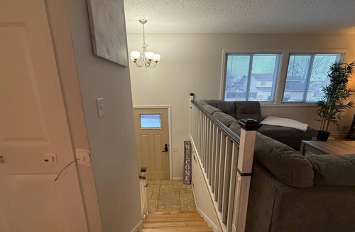 Burnsville House | A Spacious & well furnished 5bedroom house,perfect for relaxation and unwinding!