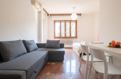 Novoli - San Donato Apartment | A spacius and modern apartment by Mmega