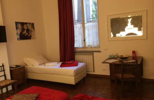 Rione II Trevi House | A Star Inn