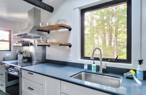 Boothbay Harbor Cabin | A Stone's Throw: Classic Waterfront, Beach Access & Dog Friendly!