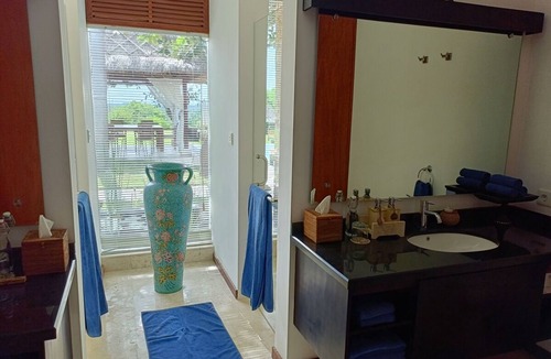 Sigar Penjalin Villa | A stunning 5-bdr villa nestled amidst swaying coconut palms and ocean views