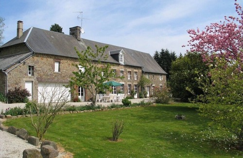 Hambye House | A stunning holiday house in Nomandy with large garden and heated pool.