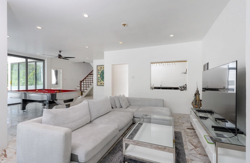 Hua Hin House | A stunning villa with tropical garden.