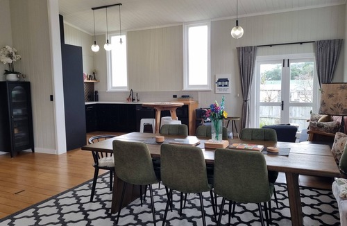 Coromandel House | A stunningly restored Church-3 bedrooms/2.5 bathrooms-Spacious/Internet/Smart TV