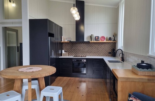 Coromandel House | A stunningly restored Church-3 bedrooms/2.5 bathrooms-Spacious/Internet/Smart TV