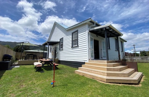 Coromandel House | A stunningly restored Church-3 bedrooms/2.5 bathrooms-Spacious/Internet/Smart TV