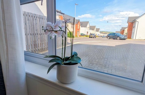 Denny Apartment | A stylish modern studio stay near attractions with comfy room and vibrant design