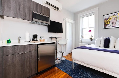 Griggs Park Apartment | A Stylish Stay w/a Queen Bed, Heated Floors. #26