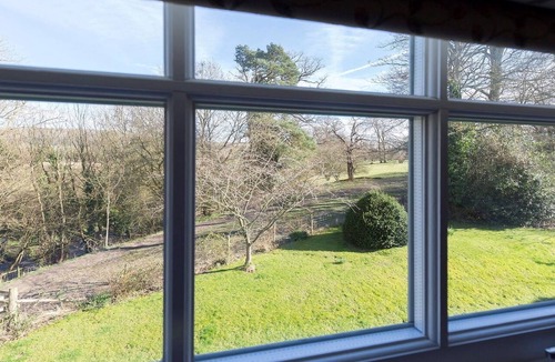 Winchcombe Apartment | A sudeley castle cottage that sleeps 4 guests in 2 bedrooms