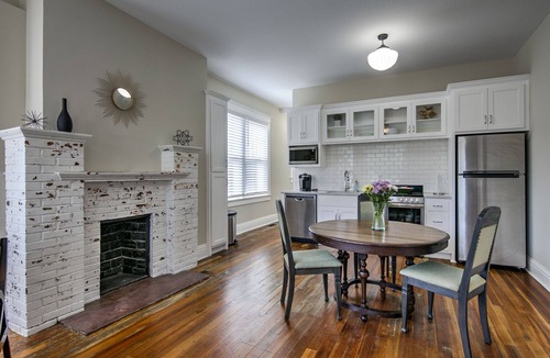 Excelsior Springs Apartment | A Suite Spot Downtown ES