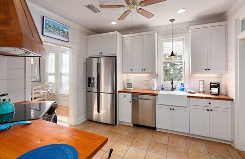 King City House | A Summer Hour Retreat. Coastal 3 Bedroom Getaway, Pet Friendly, Minutes from Village and Beach