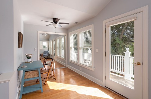 King City House | A Summer Hour Retreat. Coastal 3 Bedroom Getaway, Pet Friendly, Minutes from Village and Beach