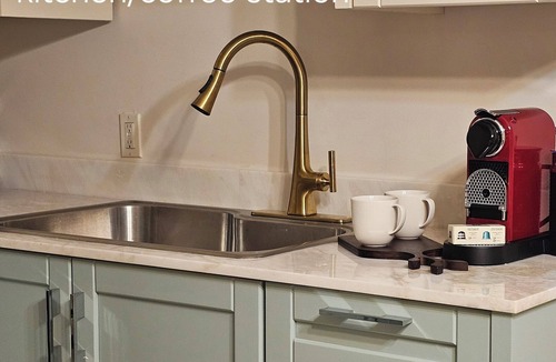 Douglas Apartment | A SUMMERS DREAM 3 bedroom apt. Peaceful , lush secret garden in Coral Gables